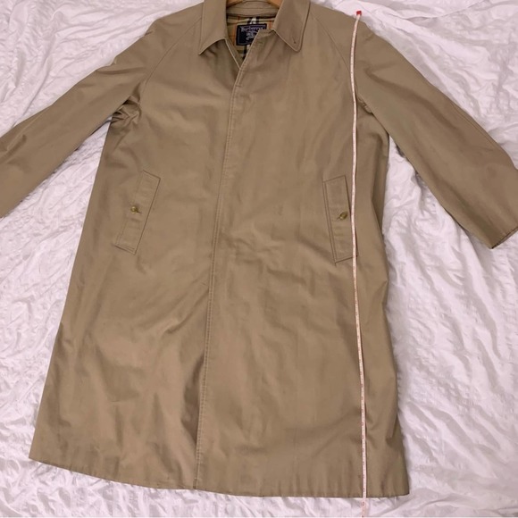 Vintage Burberry Trench Coat with Removable Wool Lining - Picture 15 of 16
